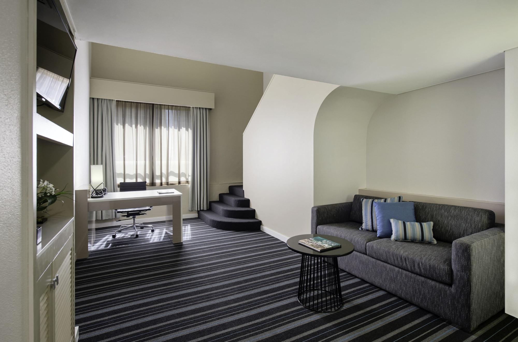 Hilton Garden Hotel 4*